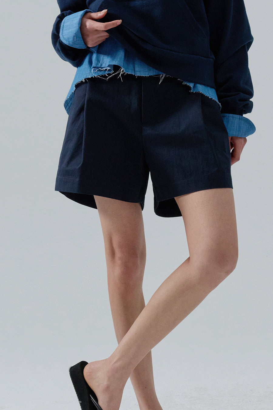 Trench Twill Bermuda Tailored Pants — Navy Blazer